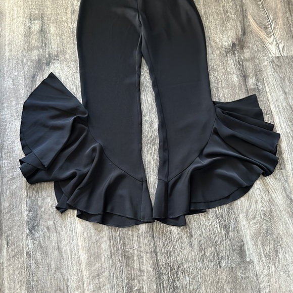 The flare pants - Picture 3 of 3